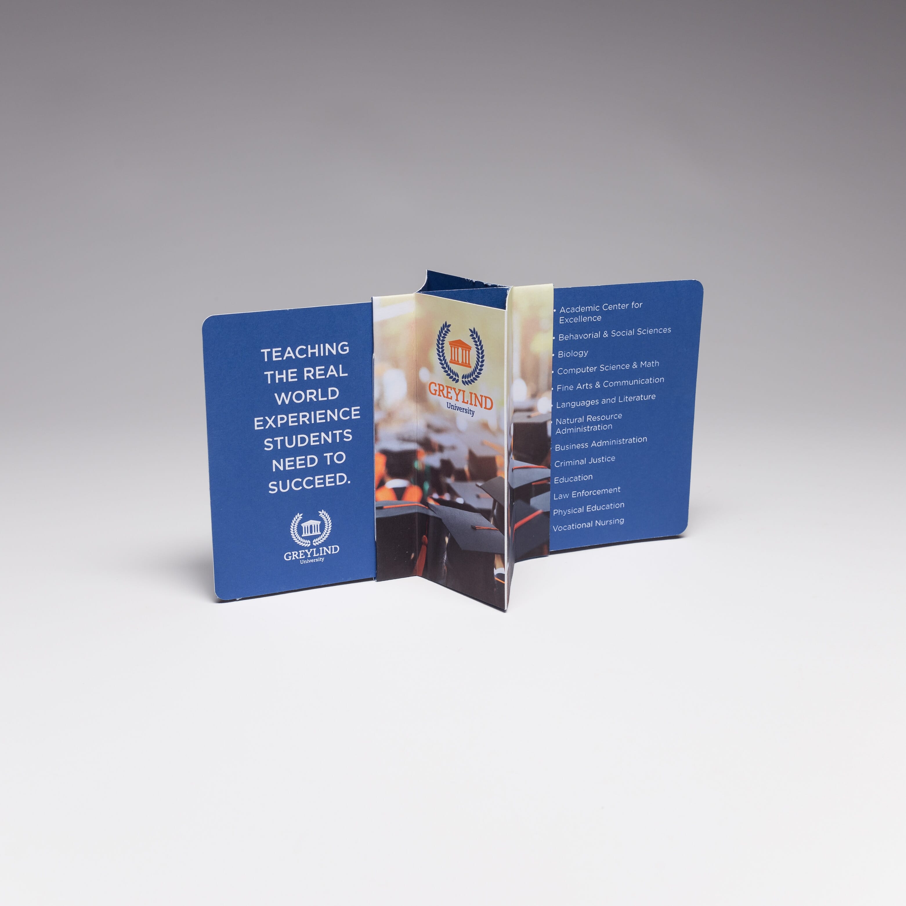 Red Paper Plane's Diamond Pull acts as a great desktop reminder of your brand, engaging your audience. 