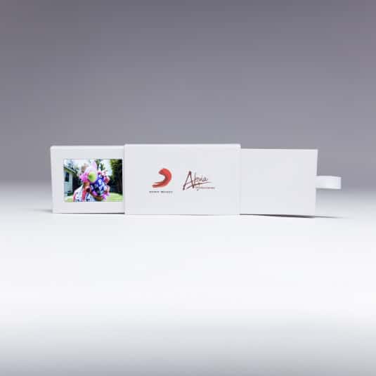 2.4" Extendo® Video Business Card (3.779" x 2.165") (Sample)